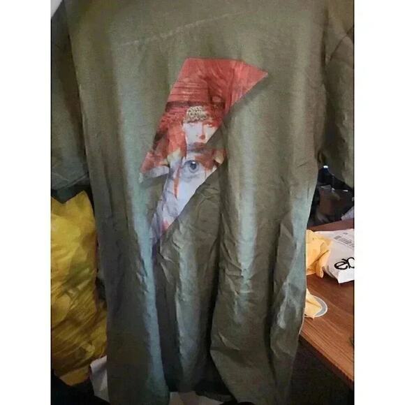 David Bowie Unisex T-Shirt Lightning Bolt Ziggy NWOT Sz L Excellent BBB - Picture 4 of 4